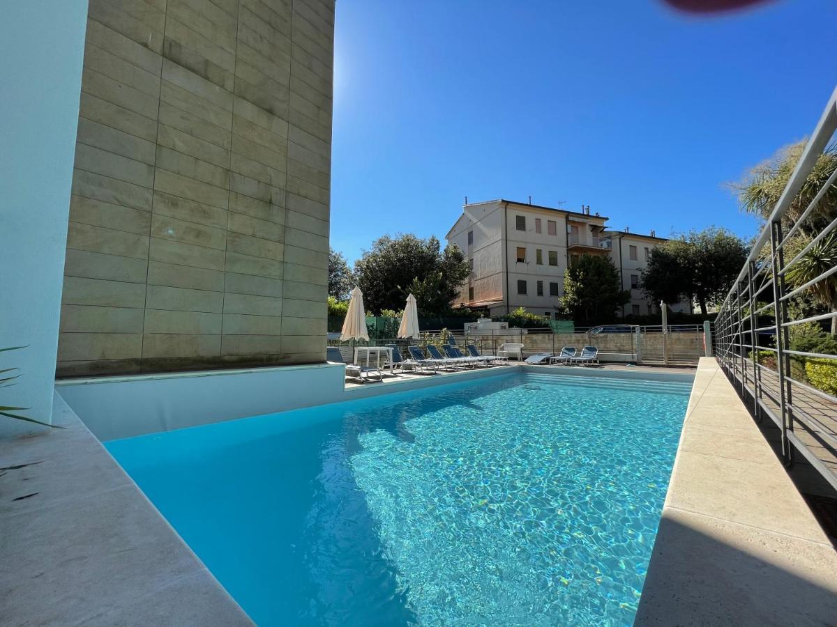 Pisa Beach Park Aparthotel Tirrenia Εξωτερικό φωτογραφία